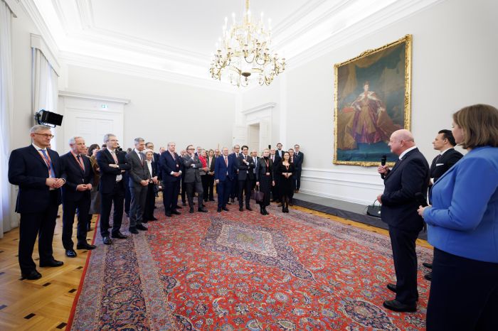 Am 27. J&auml;nner 2026 nahm Bundeskanzler Christian Stocker (3.v.r.) gemeinsam mit Vertreterinnen und Vertreter der Wiener B&ouml;rse am CEO Lunch teil.