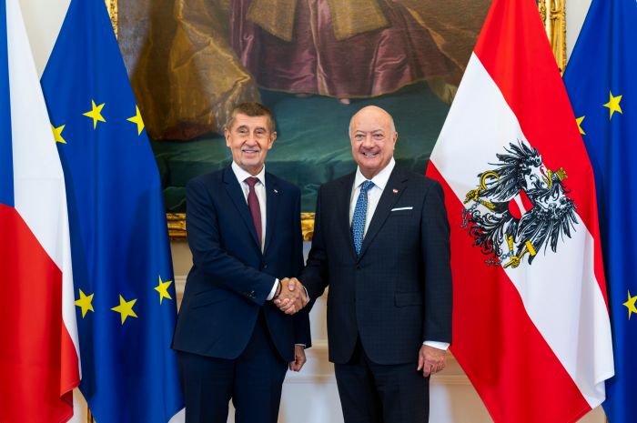 Am 10. Februar 2026 empfing Bundeskanzler Christian Stocker (r.) den Ministerpr&auml;sident der Tschechischen Republik Andrej Babis (l.), zu einem Arbeitsgespr&auml;ch im Bundeskanzleramt.