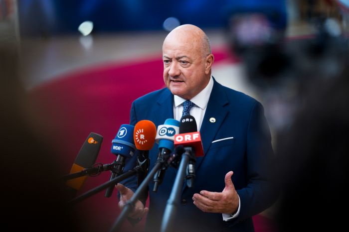 <p>Am 18. Juni 2026 nahm Bundeskanzler Christian Stocker an dem Treffen der EU-Staats- und Regierungschefs in Br&uuml;ssel teil. Im Bild beim Doorstep.</p>