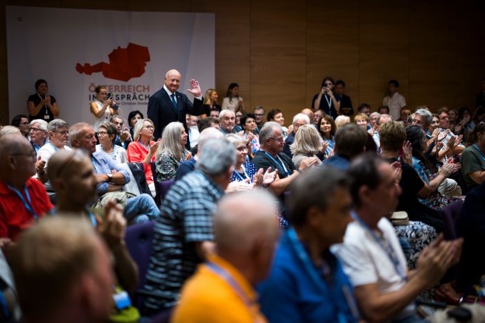 Am 21. August 2026 lud Bundeskanzler Christian Stocker zur Veranstaltung "&Ouml;sterreich im Gespr&auml;ch" in Eisenstadt.