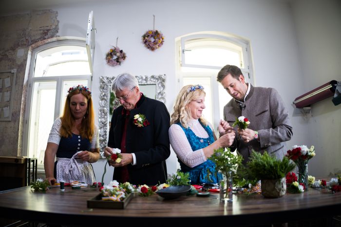 Am 2. August 2025 nahm Staatssekret&auml;r Alexander Pr&ouml;ll (r.) im Rahmen der ID-Austria Servicetour in K&auml;rnten am Villacher Kirchtag teil. Im Bild mit Landeshauptmann Peter Kaiser (m.l.).