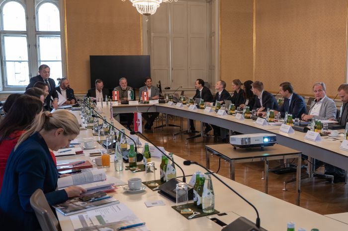 &lt;p&gt;Am 7. November 2025 nahm Staatssekret&auml;r Alexander Pr&ouml;ll (m.r.) an einem Arbeitstreffen der Reformpartnergruppe &bdquo;Verwaltungs- und Verfassungsbereinigung&ldquo; in Graz teil.&lt;/p&gt;