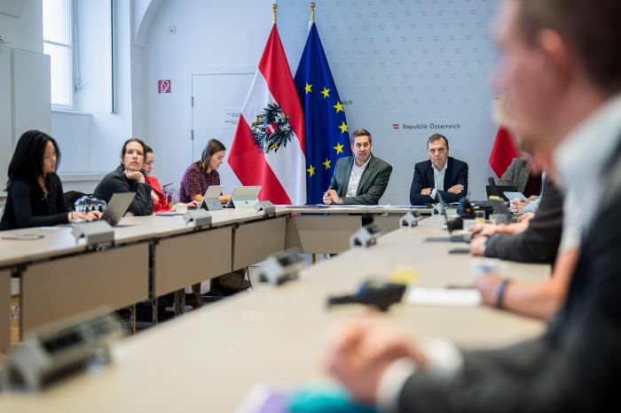 Am 10. M&auml;rz 2026 gab Staatssekret&auml;r Alexander Pr&ouml;ll (m.) ein Hintergrundgespr&auml;ch zum Thema K&uuml;nstliche Intelligenz in der Verwaltung.