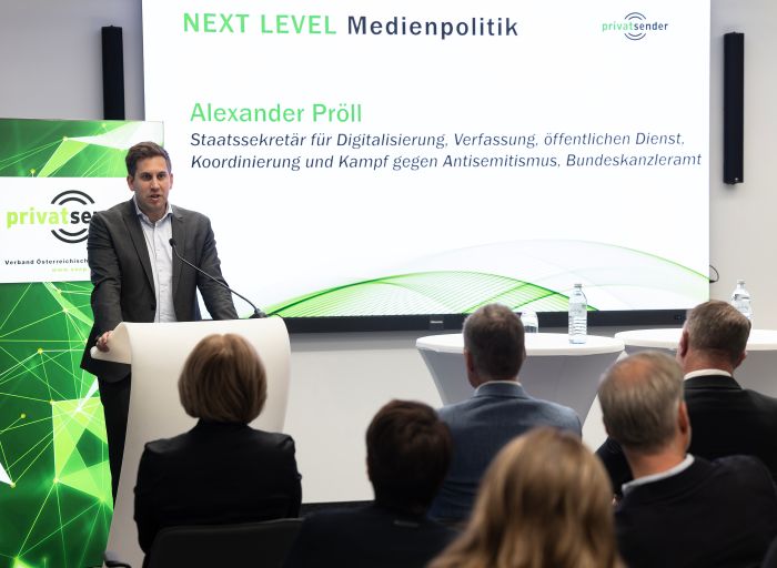 <p>Am 28. Mai 2026 nahm Staatssekret&auml;r Alexander Pr&ouml;ll (im Bild) am V&Ouml;P-Forum &bdquo;Next Level Medienpolitik&ldquo; teil.</p>