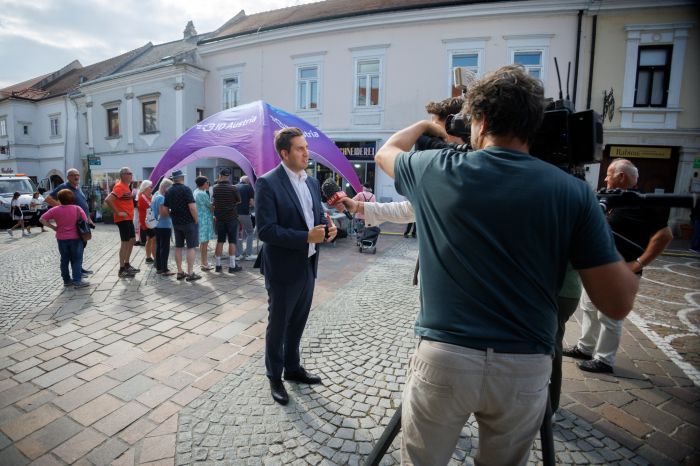 Am 3. Juli 2026 nahm Staatssekret&auml;r Alexander Pr&ouml;ll (m.) an der ID Austria Servicetour 2026 in Eisenstadt teil.