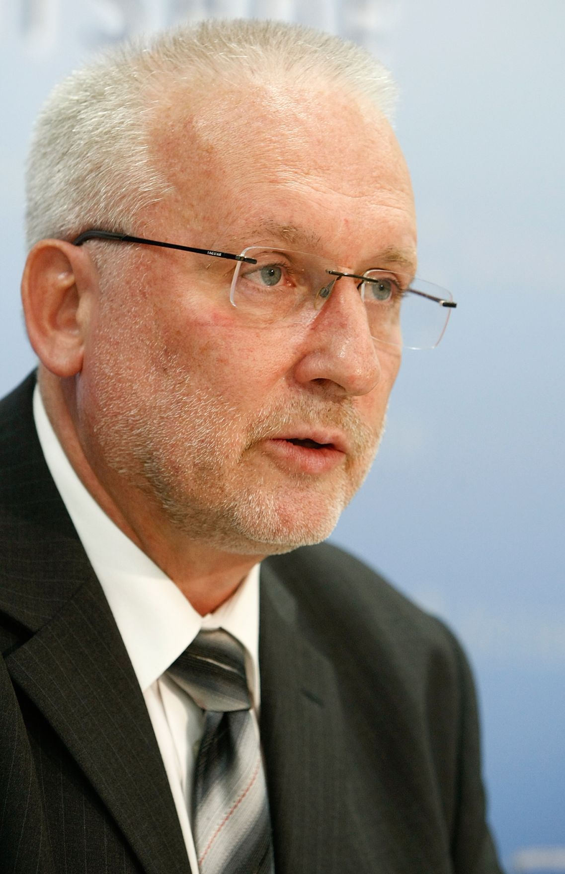 Am 06. Juli 2009 fand die Pressekonferenz zum Jahresbericht des Asylgerichthofes mit dem Pr&auml;sidenten des Asylgerichtshofes Harald Perl (im Bild) und dem Vizepr&auml;sidenten Volker Nowak im Asylgerichtshof statt.
