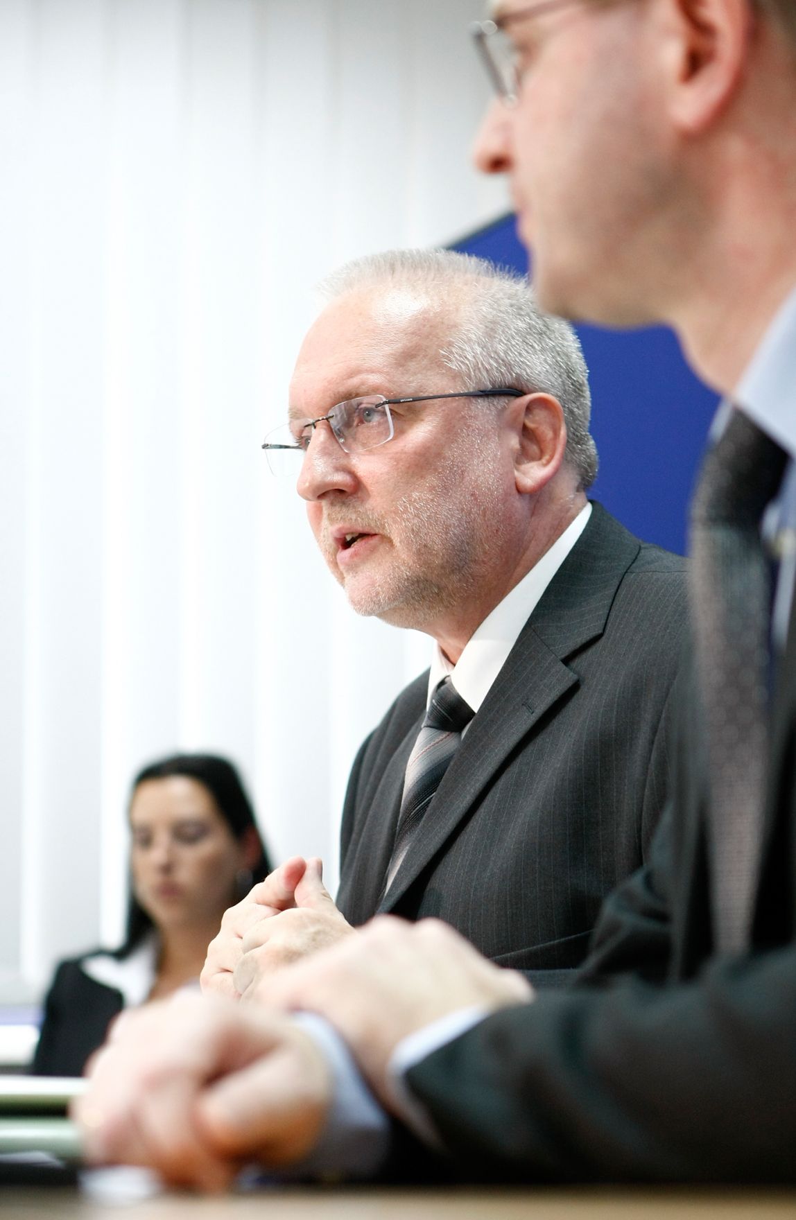 Am 06. Juli 2009 fand die Pressekonferenz zum Jahresbericht des Asylgerichthofes mit dem Pr&auml;sidenten des Asylgerichtshofes Harald Perl (l.) und dem Vizepr&auml;sidenten Volker Nowak (r.) im Asylgerichtshof statt.