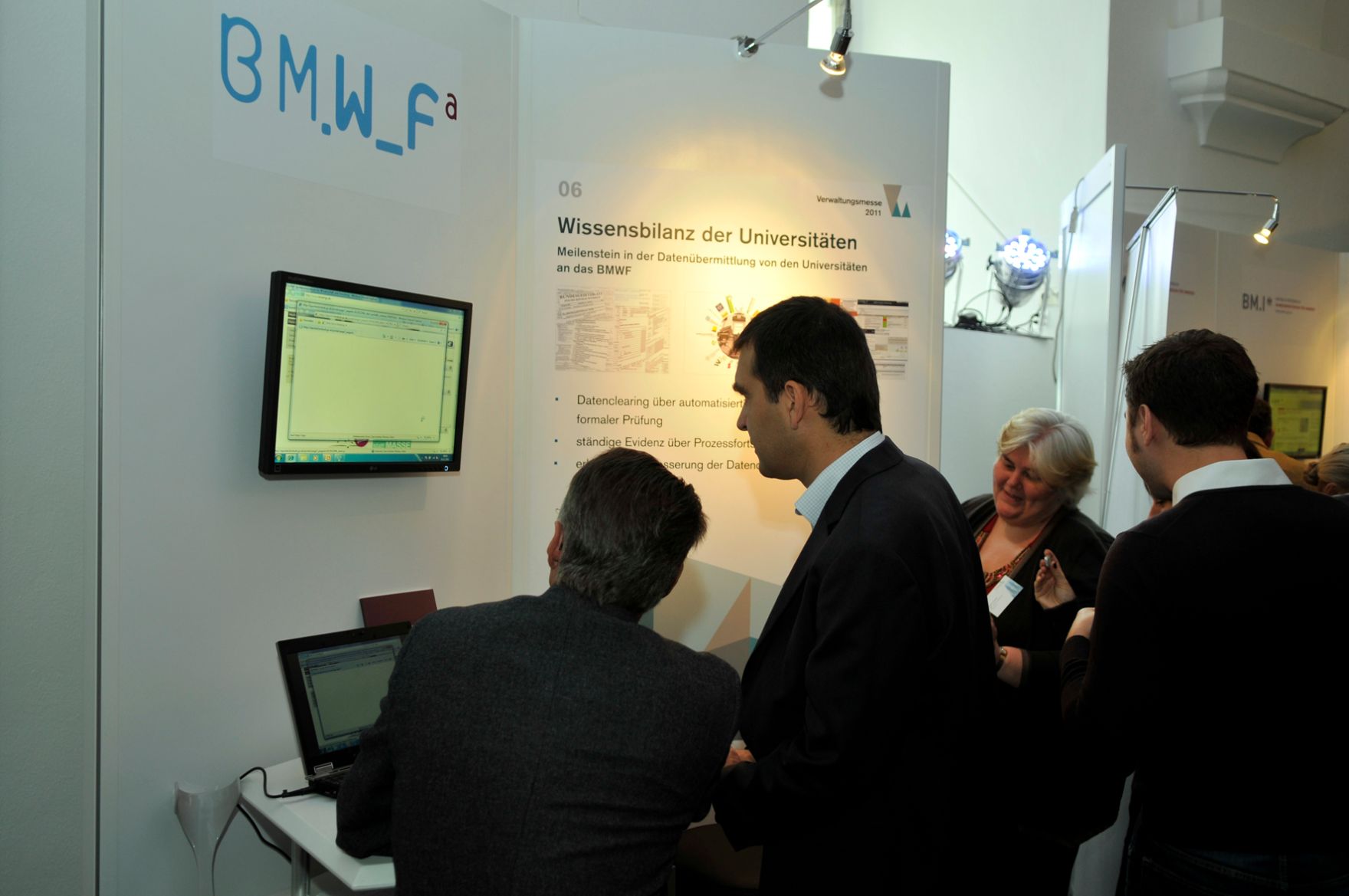 Impressionen von den Ausstellerst&auml;nden bei der Verwaltungsmesse.