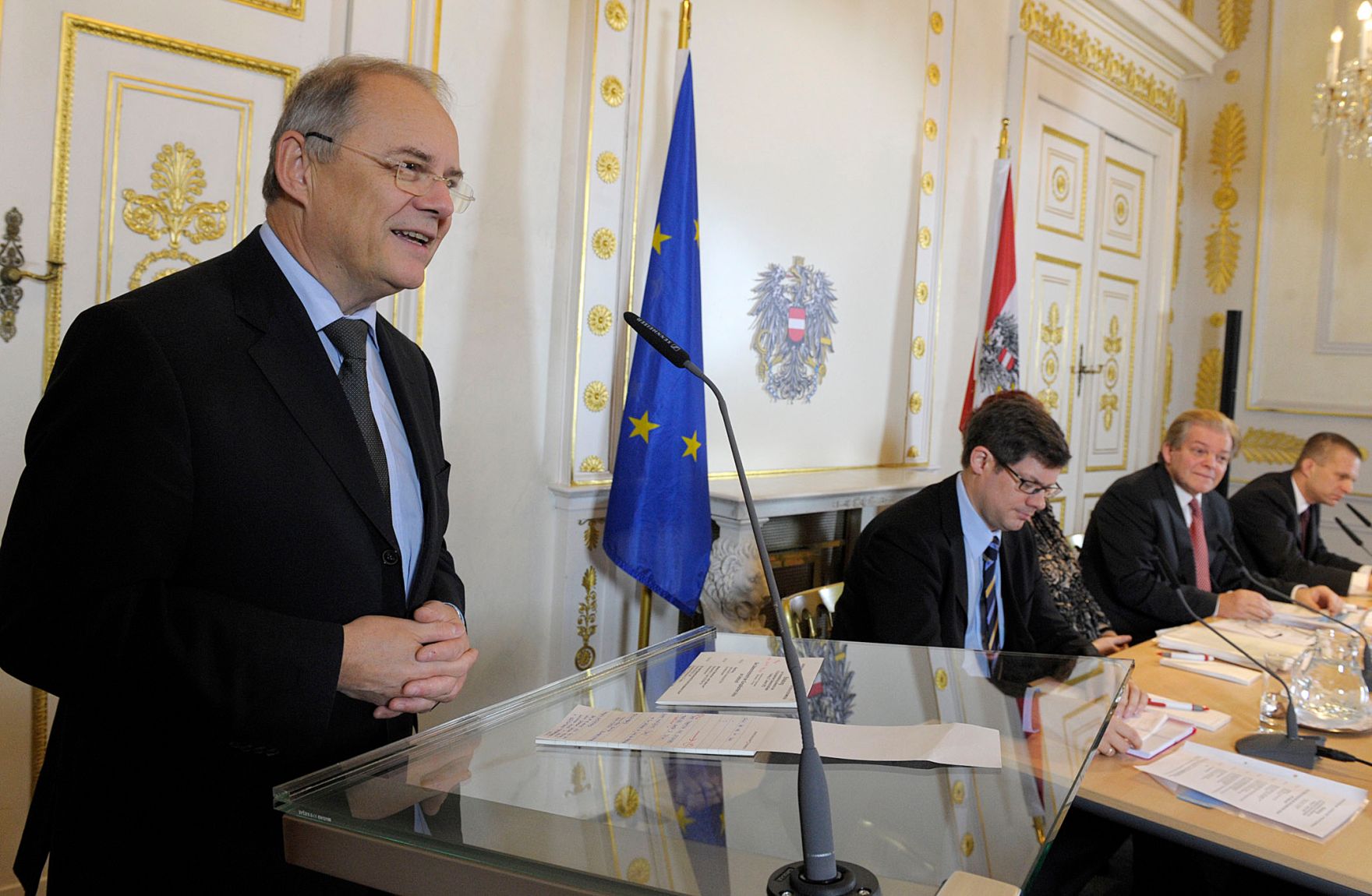 Am 27. J&auml;nner 2012 fand im Bundeskanzleramt anl&auml;sslich des 6. Europ&auml;ischen Datenschutztages die Veranstaltung "Das Datenschutzrecht der Europ&auml;ischen Union im Umbruch" statt. Im Bild Sektionschef Manfred Matzka (Bundeskanzleramt).