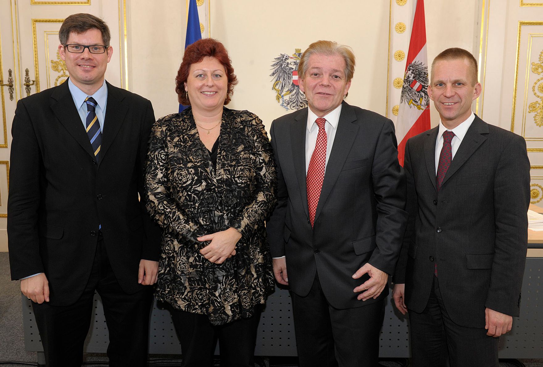 Am 27. J&auml;nner 2012 fand im Bundeskanzleramt anl&auml;sslich des 6. Europ&auml;ischen Datenschutztages die Veranstaltung "Das Datenschutzrecht der Europ&auml;ischen Union im Umbruch" statt. Im Bild (v.l.n.r.) Thomas Zerdick (Europ&auml;ische Kommission), Eva Souhrada-Kirchmayer (Gesch&auml;ftsf&uuml;hrendes Mitglied der Datenschutzkommission), Johann Maier (Vorsitzender des Datenschutzrates) und Gerhard Hesse (Sektionschef Bundeskanzleramt-Verfassungsdienst).