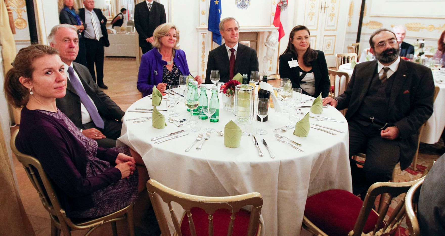 Am 27. September 2012 empfing Sektionschef Manfred Matzka die Teilnehmerinnen und Teilnehmer der Tagung der &Ouml;sterreichischen Verwaltungswissenschaftlichen Gesellschaft (&Ouml;VG) im Bundeskanzleramt.