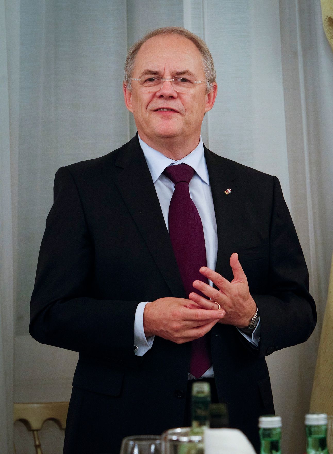 Am 27. September 2012 empfing Sektionschef Manfred Matzka (im Bild) die Teilnehmerinnen und Teilnehmer der Tagung der &Ouml;sterreichischen Verwaltungswissenschaftlichen Gesellschaft (&Ouml;VG) im Bundeskanzleramt.