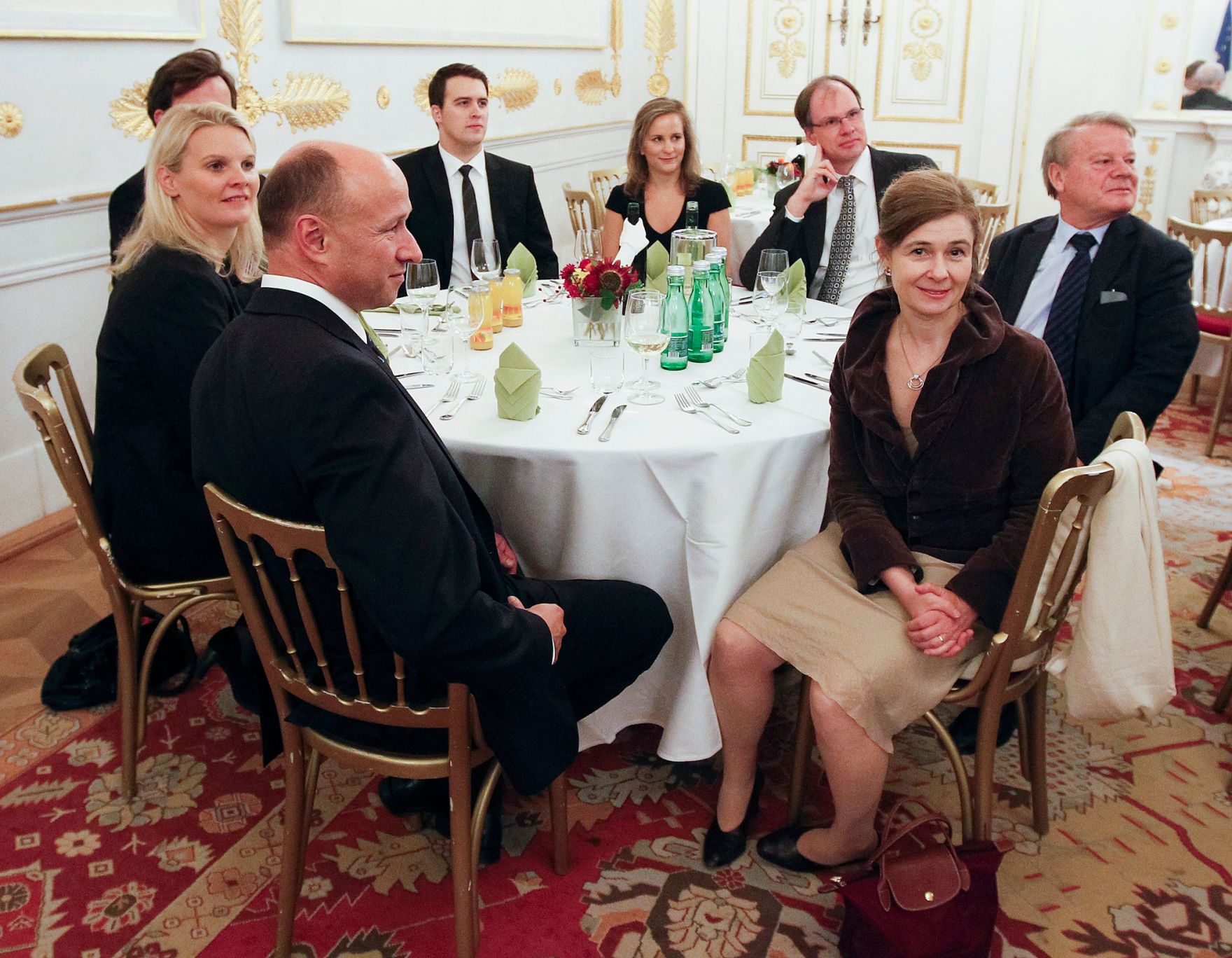 Am 27. September 2012 empfing Sektionschef Manfred Matzka die Teilnehmerinnen und Teilnehmer der Tagung der &Ouml;sterreichischen Verwaltungswissenschaftlichen Gesellschaft (&Ouml;VG) im Bundeskanzleramt.