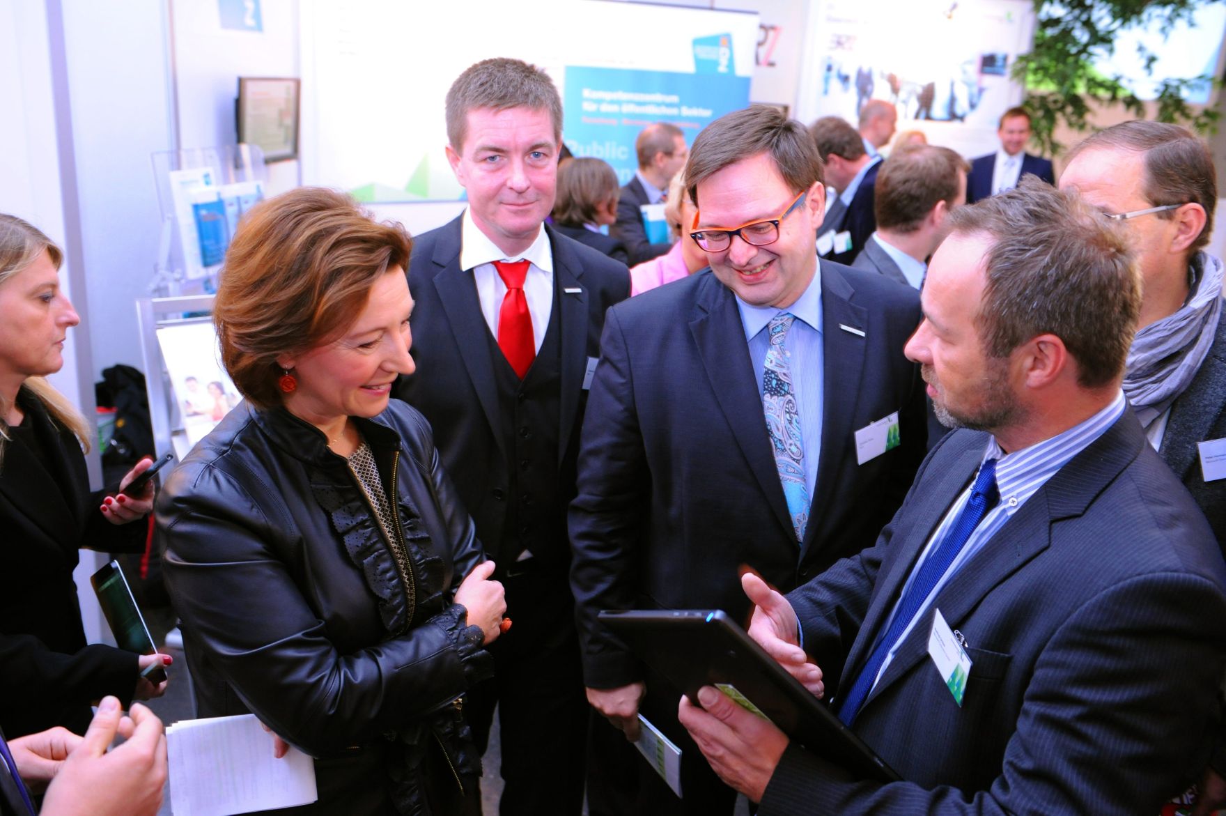 Am 18. Oktober 2012 fand die Verwaltungsmesse unter der Schirmherrschaft von Bundesministerin Gabriele Heinisch-Hosek im MuseumsQuartier in Wien statt. Apps und deren Anwendung  DAS Thema der 2. Verwaltungsmesse.