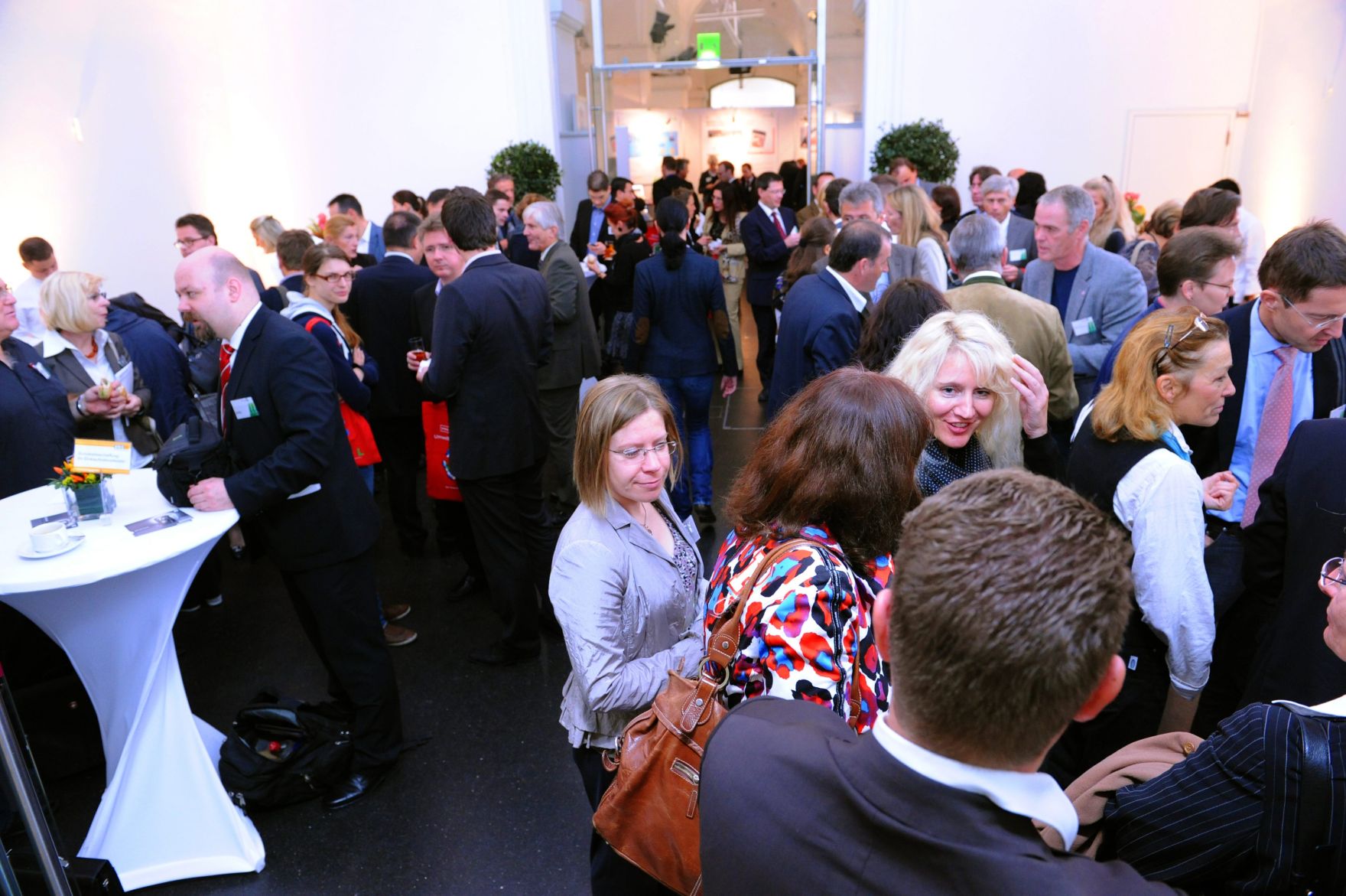 Am 18. Oktober 2012 fand die Verwaltungsmesse unter der Schirmherrschaft von Bundesministerin Gabriele Heinisch-Hosek im MuseumsQuartier in Wien statt. Impressionen von den Ausstellerst&auml;nden bei der 2. Verwaltungsmesse.