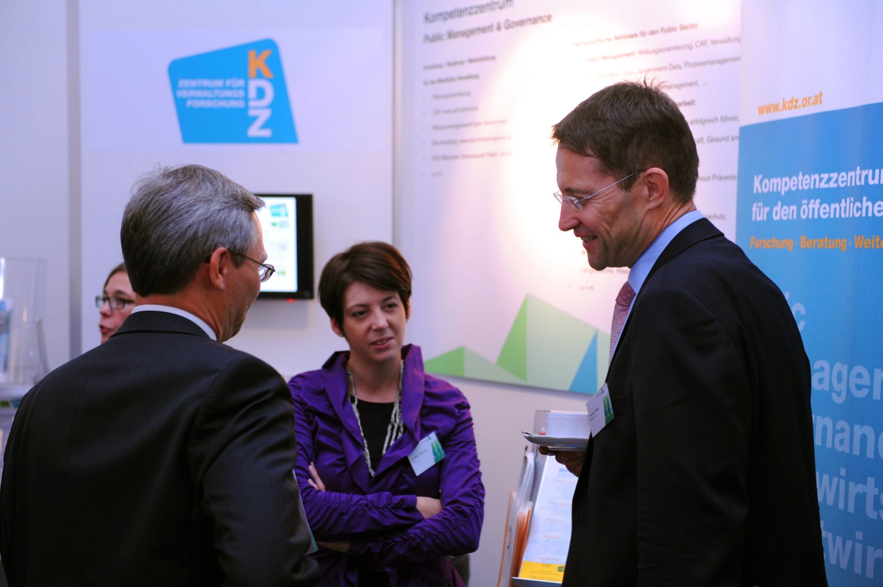 Am 18. Oktober 2012 fand die Verwaltungsmesse unter der Schirmherrschaft von Bundesministerin Gabriele Heinisch-Hosek im MuseumsQuartier in Wien statt. Impressionen von den Ausstellerst&auml;nden bei der 2. Verwaltungsmesse.