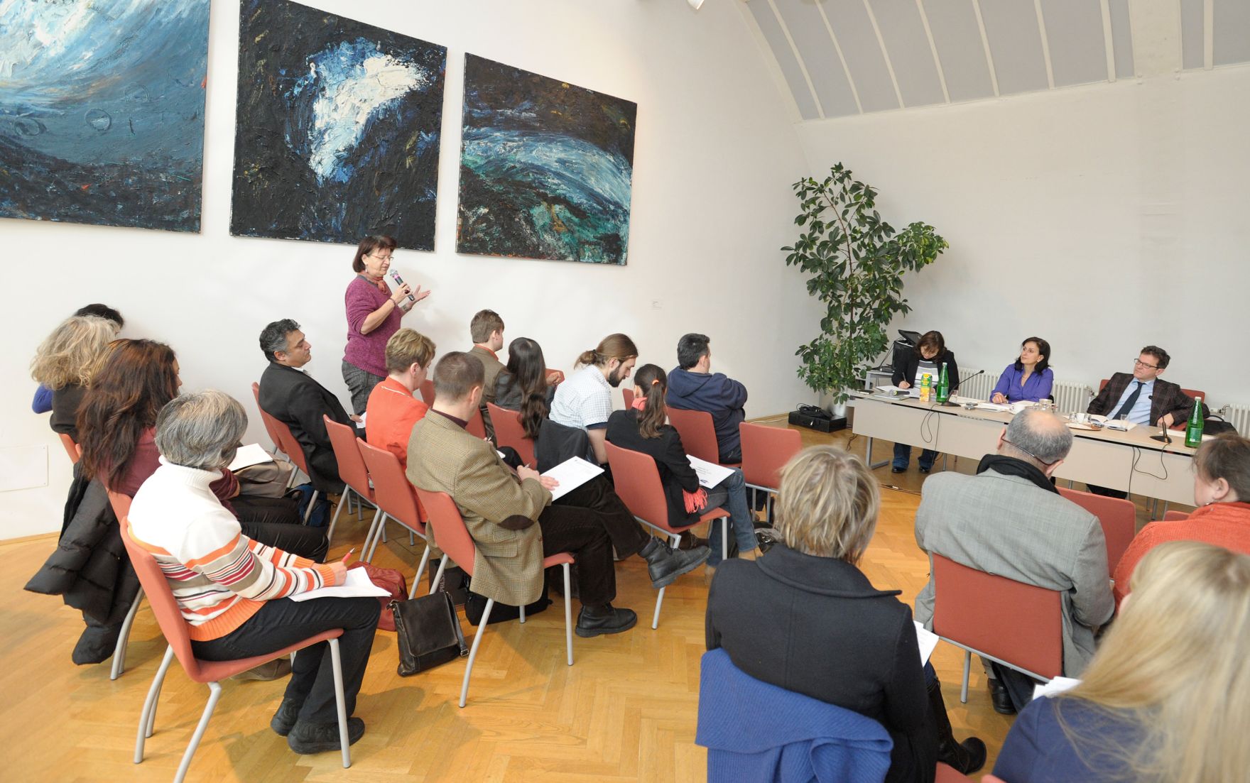 Am 21. J&auml;nner 2013 fand die 4. Dialogplattform zur Integration der Roma bis 2020 &bdquo;Zugang zu Besch&auml;ftigung und Arbeitsmarkt&quot; statt.