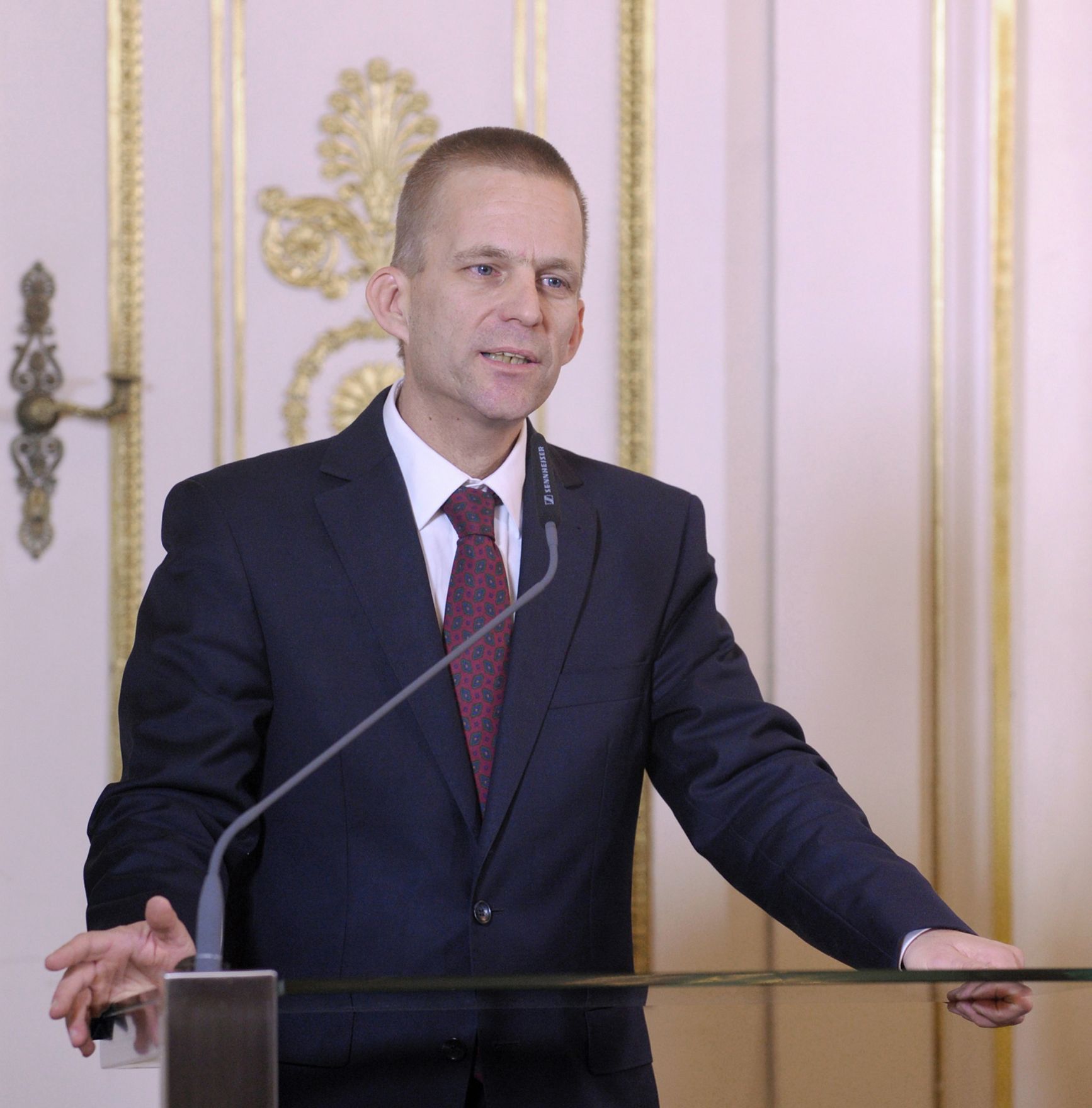 Am 25. J&auml;nner 2013 fand im Bundeskanzleramt der 7. Europ&auml;ische Datenschutztag zum Thema: &bdquo;Aktuelle Entwicklungen im Datenschutz unter besonderer Beachtung von Social Media&ldquo; statt. Im Bild Sektionschef Gerhard Hesse, der die Begr&uuml;&szlig;ungsrede hielt.