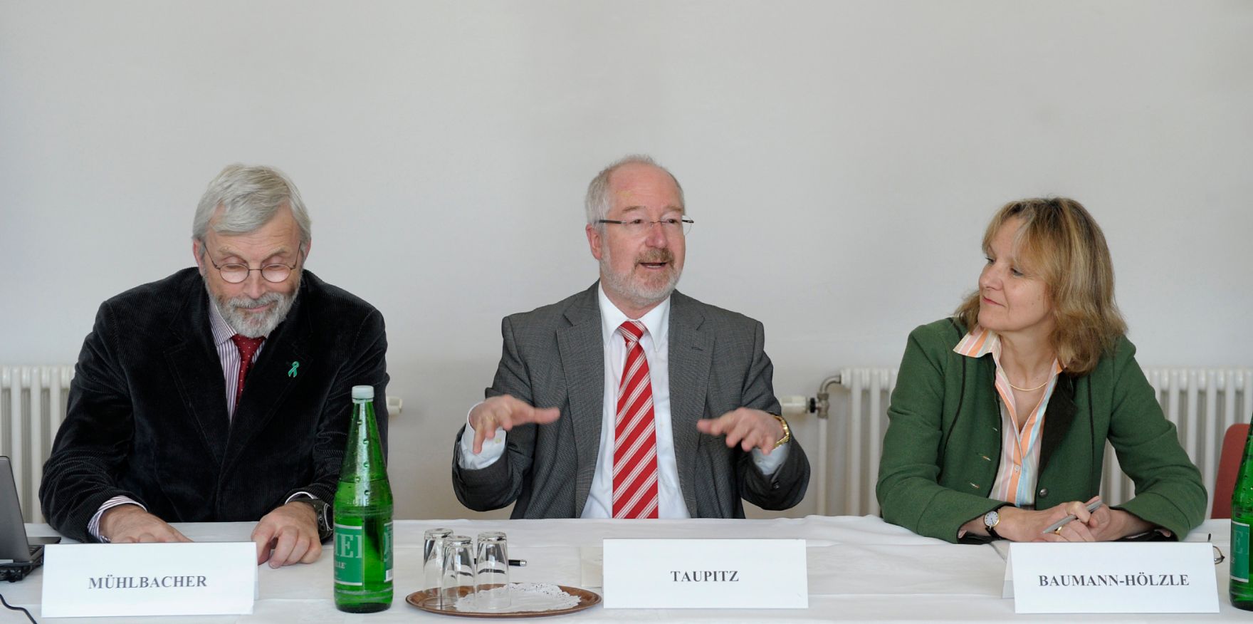 Am 5. M&auml;rz 2013 fand im Bundeskanzleramt ein Treffen der deutschsprachigen nationalen Ethikkommissionen statt. Im Bild (v.l.n.r.) Ferdinand M&uuml;hlbacher, Leiter der Universit&auml;tsklinik f&uuml;r Chirurgie am AKH Wien, Jochen Taupitz, Mitglied des Deutschen Ethikrates und Ruth Baumann-H&ouml;lzle, Mitglied der nationalen Ethikkommission im Bereich der Humanmedizin.