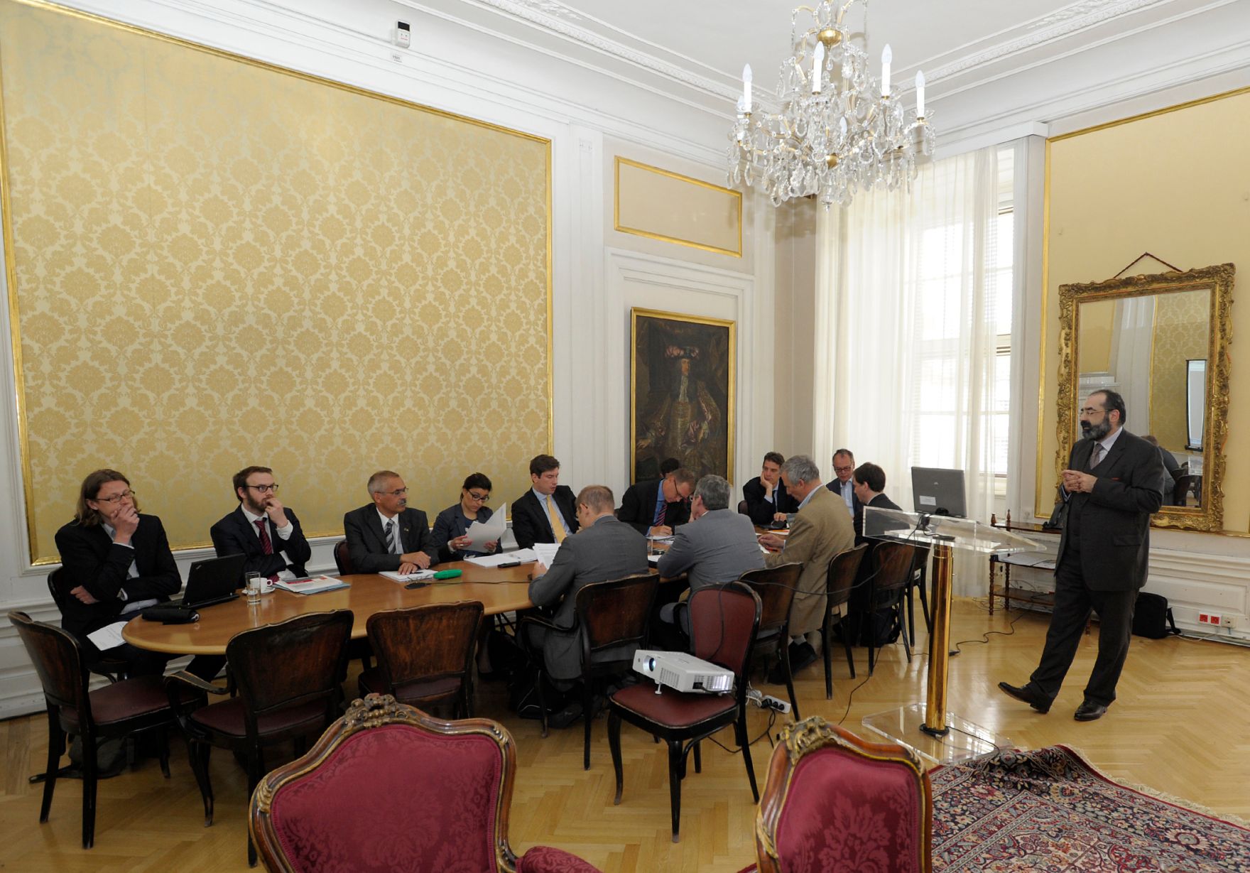 Am 25. Juni 2013 fand der Workshop &quot;Public Sector Information - Open Data - What is fair: Free Access or Fees?&quot; im Bundeskanzleramt statt. Im Bild (r.) Dr. Alexander Balthasar bei der Er&ouml;ffnung der Veranstaltung.