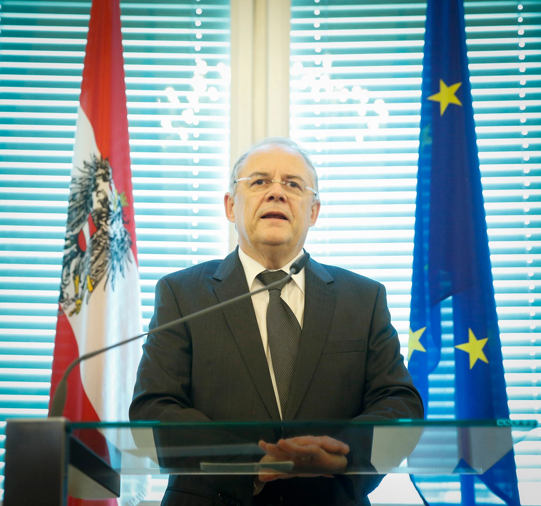 Am 28. Februar 2014 empfing Sektionschef Manfred Matzka in Vertretung des Bundeskanzlers die Teilnehmerinnen und Teilnehmer der 42. Pr&auml;sidentenkonferenz der Europ&auml;ischen Anwaltsorganisationen zu einem Empfang im Bundeskanzleramt.