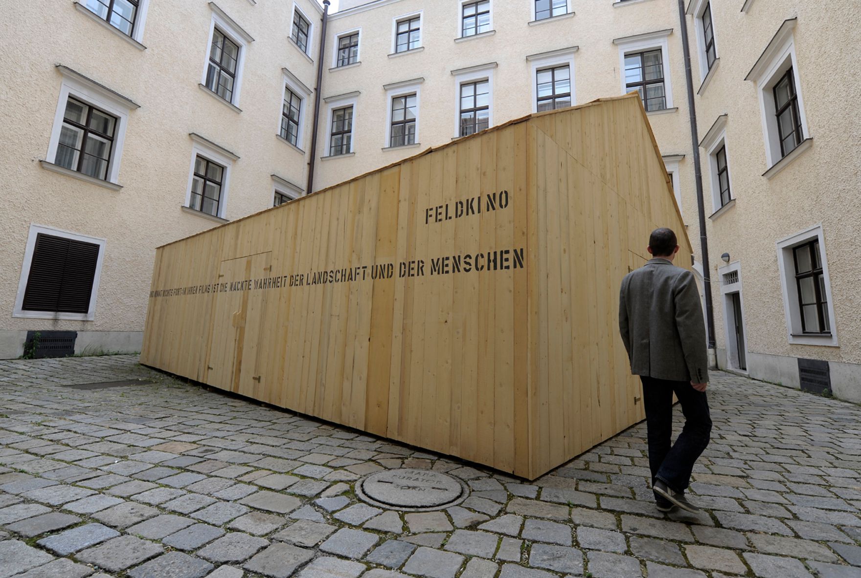 Am 30. Mai 2014 fand im Palais Porcia das Pre-Opening der Ausstellung &quot;Extraausgabee -! Die Medien und der Krieg 1914-1918&quot; statt.