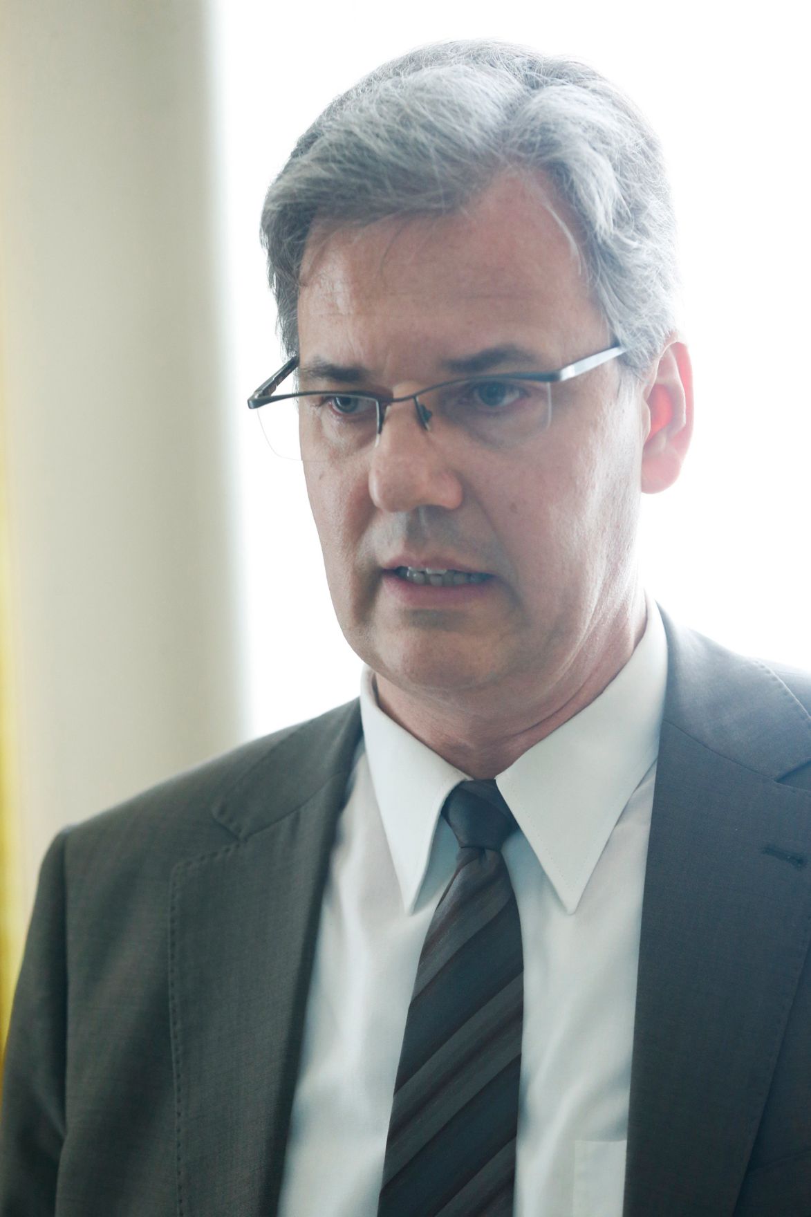 Am 5. Juni 2014 fand im Institut f&uuml;r Staatsorganisation und Verwaltungsreform ein nicht-&ouml;ffentliches Werkstattgespr&auml;ch zum Thema &bdquo;Amt der Bundesregierung&ldquo; statt. Am Rednerpult der Direktor des ober&ouml;sterreichischen Landtages, Dr. Wolfgang Steiner, bei seinem Referat.