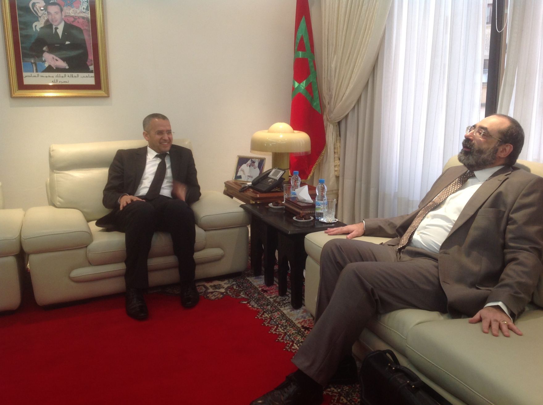 Besuch des Leiters des Instituts f&uuml;r Staatsorganisation und Verwaltungsreform im Bundeskanzleramt, Priv.-Doz. Balthasar (r.), beim Minister des K&ouml;nigreiches Marokko f&uuml;r die Beziehungen zum Parlament und zur Zivilgesellschaft, Lahbib Choubani (l.), am 5. M&auml;rz 2015.