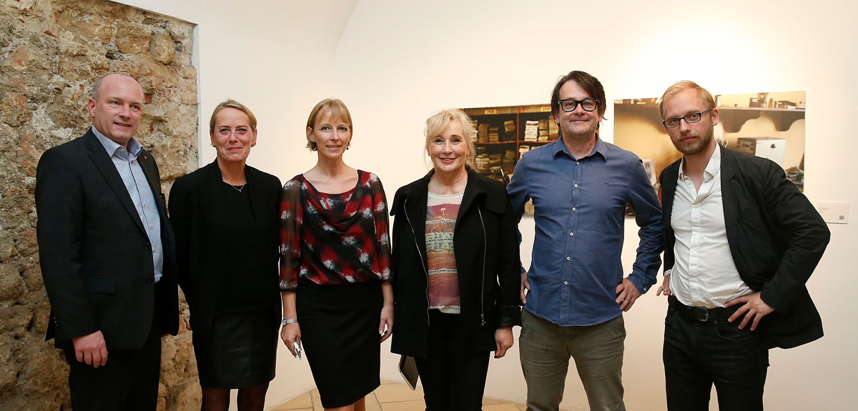 Am 15. April 2015 er&ouml;ffnete Bereichsleiterin im Bundeskanzleramt, Nicole Bayer die Ausstellung &quot;14 x 14 - Vermessung des Donauraumes. Positionen aktueller Kunst. Momentaufnahmen&quot; im Palais Porcia.