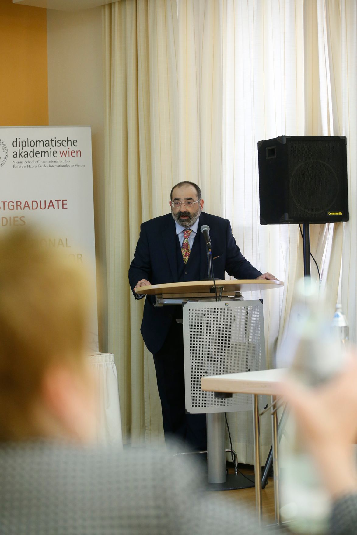 Am 27. und 28. April 2015 fand in der Diplomatischen Akademie Wien die Conference on European Democracy (EuDEM) 2015 statt. Im Bild Priv.-Doz. Balthasar, Leiter des Instituts f&uuml;r Staatsorganisation und Verwaltungsreform bei der Begr&uuml;&szlig;ung.