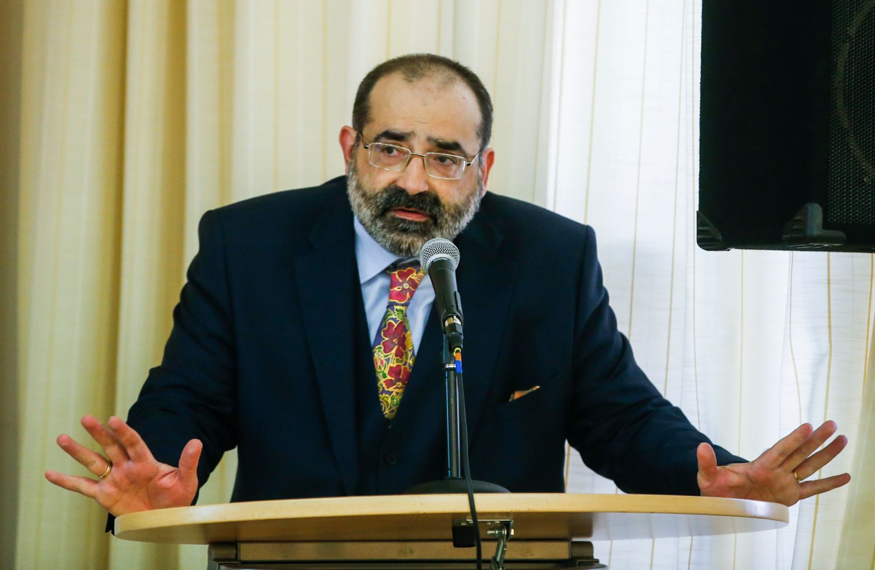 Am 27. und 28. April 2015 fand in der Diplomatischen Akademie Wien die Conference on European Democracy (EuDEM) 2015 statt. Im Bild Priv.-Doz. Balthasar bei der Begr&uuml;&szlig;ung.