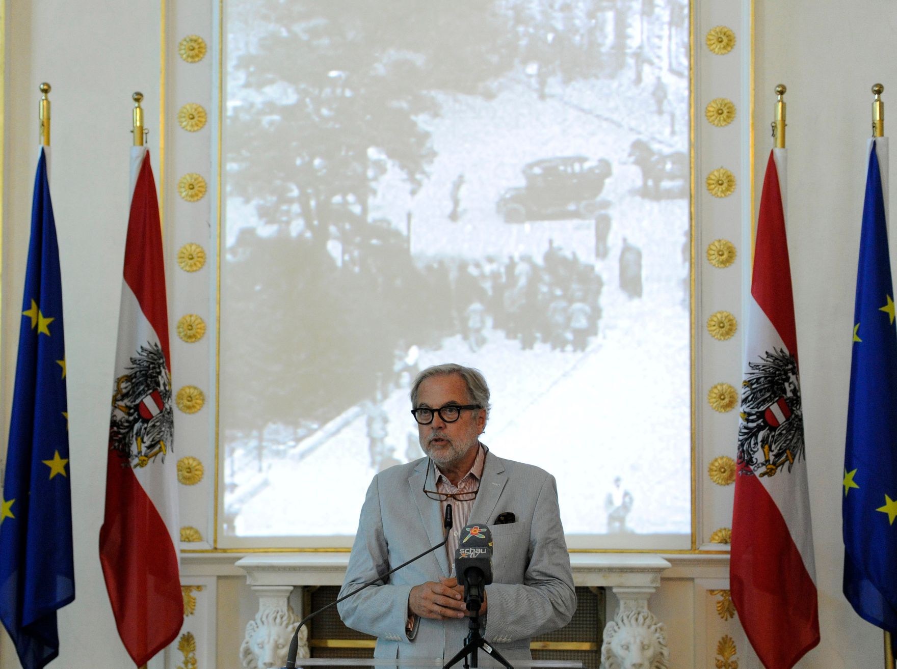 Am 8. Juni 2015 fand im Bundeskanzleramt das Pre-Opening der Ausstellung &quot;Idee Europa - 200 Jahre Wiener Kongress&quot; statt. Im Bild der k&uuml;nstlerische Ausstellungsleiter Hans Hoffer.