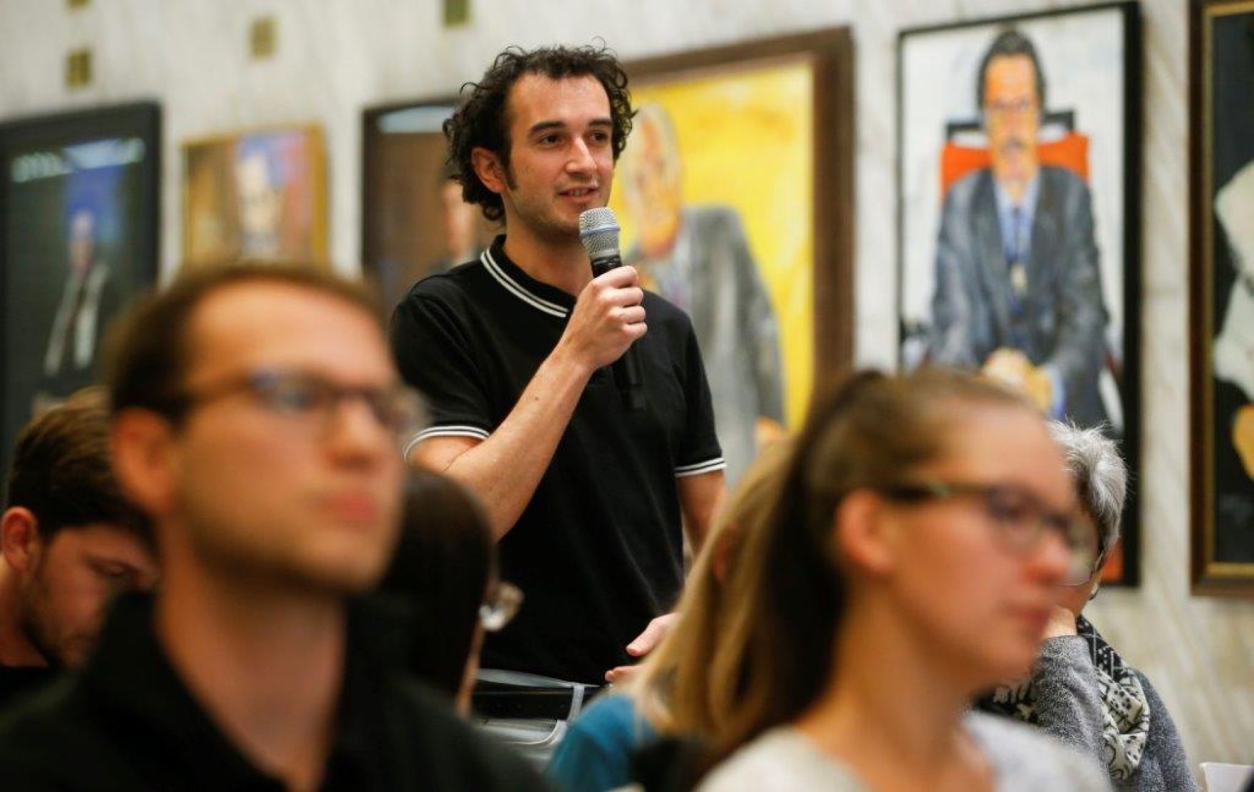 Am 13. Oktober 2015 fand auf der Wirtschaftsuniversit&auml;t Wien, in Kooperation mit ELSA-WU, eine Veranstaltung zum Thema &quot;Die Verwaltung als Arbeitgeber&quot; statt. Diskussionsbeitrag aus dem Publikum.