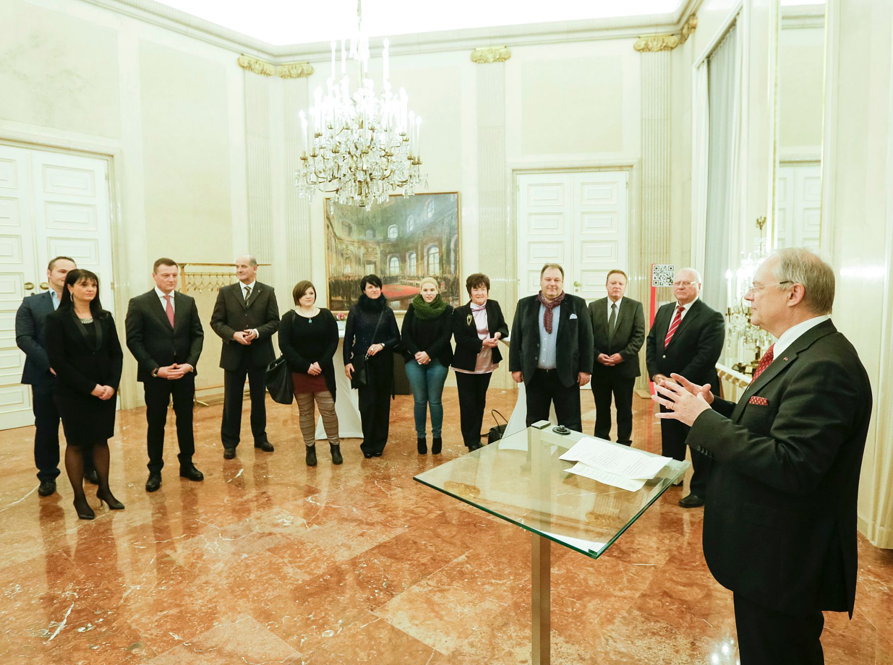 Am 18. Dezember 2015 bestellte der Bundeskanzler Vertreterinnen und Vertreter der Wirtschaft zu Mitgliedern der bei der Bundesanstalt &quot;Statistik &Ouml;sterreich&quot; eingerichteten Wirtschaftskurie. Damit haben sie das Recht, die Bezeichnung &quot;Kommerzialrat f&uuml;r die Statistik&quot; zu f&uuml;hren.