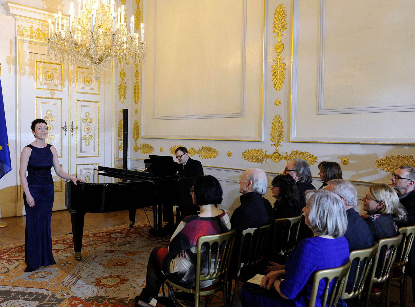 Am 11. M&auml;rz 2016 &uuml;berreichte Sektionschefin Andrea Ecker das &Ouml;sterreichische Ehrenkreuz f&uuml;r Wissenschaft und Kunst an Michael Kunze und Sylvester Levay.