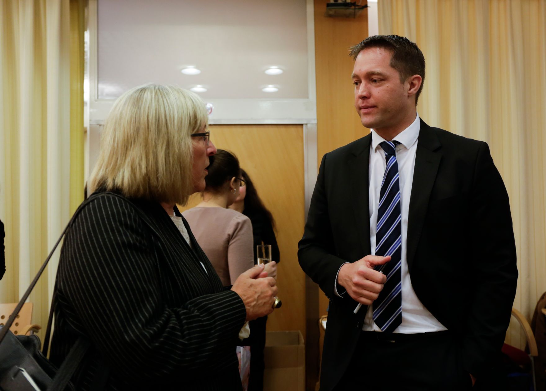 Am 25. und 26. April 2016 fand in der Diplomatischen Akademie die Conference on European Democracy 2016 statt. Zwei Tiroler unter sich: Dr. Lichtenberger (l.) und Dr. Frischhut (r.).