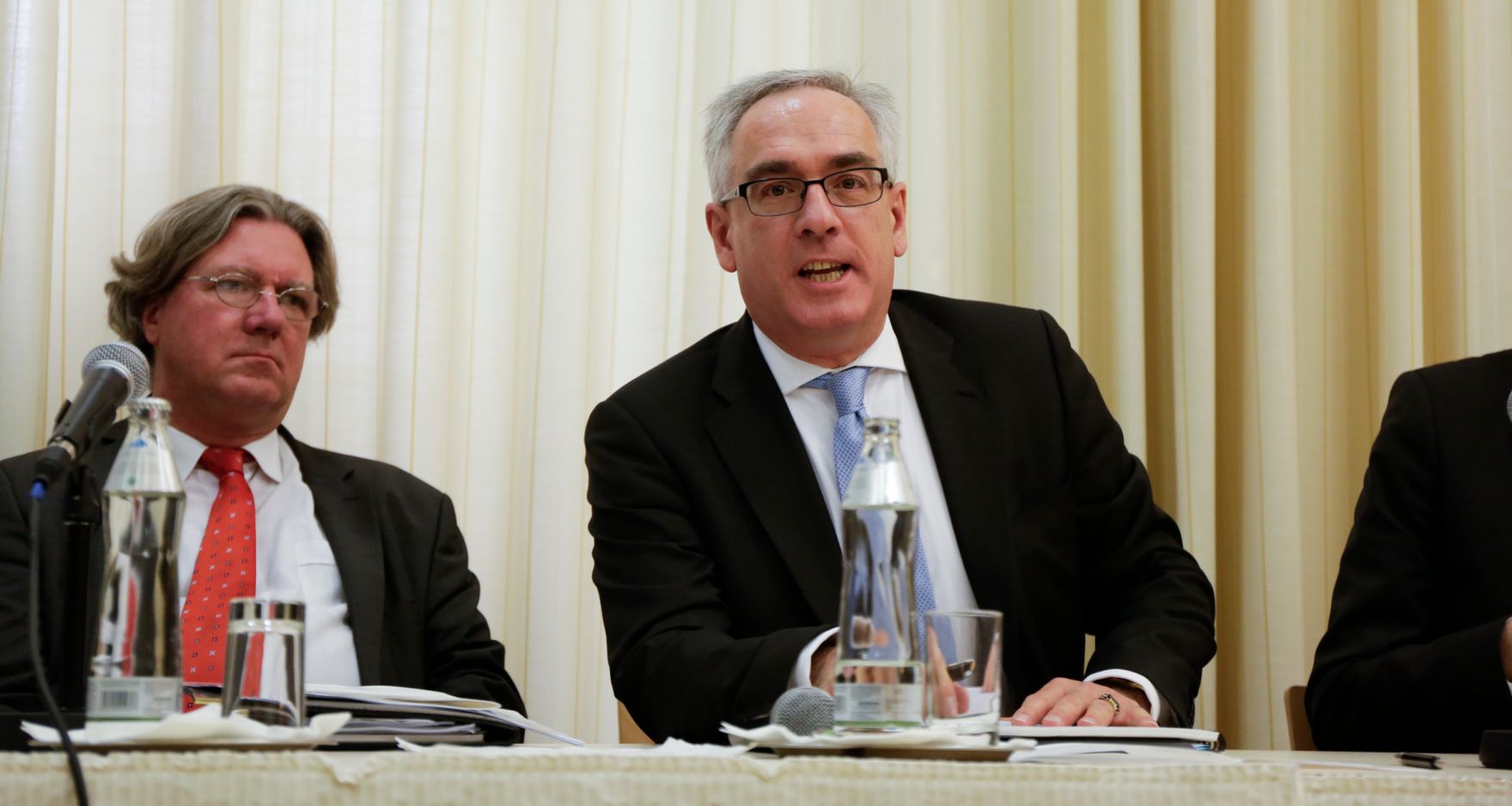 Am 25. und 26. April 2016 fand in der Diplomatischen Akademie die Conference on European Democracy 2016 statt. Am Podium (Panel I) Prof. Oeter (l.) und Priv.-Doz. Fischer (r.).