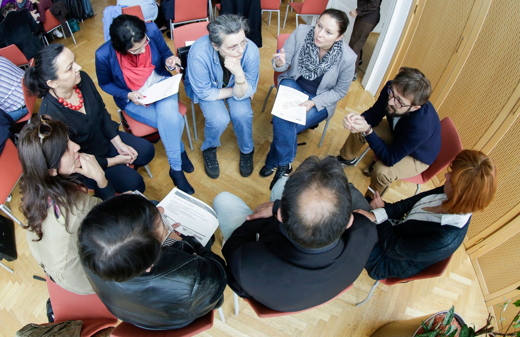 Am 28. April 2016 fand die 16. Roma Dialogplattform des Bundeskanzleramts zum ESF-Projekt &bdquo;Curriculum f&uuml;r Schl&uuml;sselkr&auml;fte im Bereich Roma Empowerment&ldquo; statt.