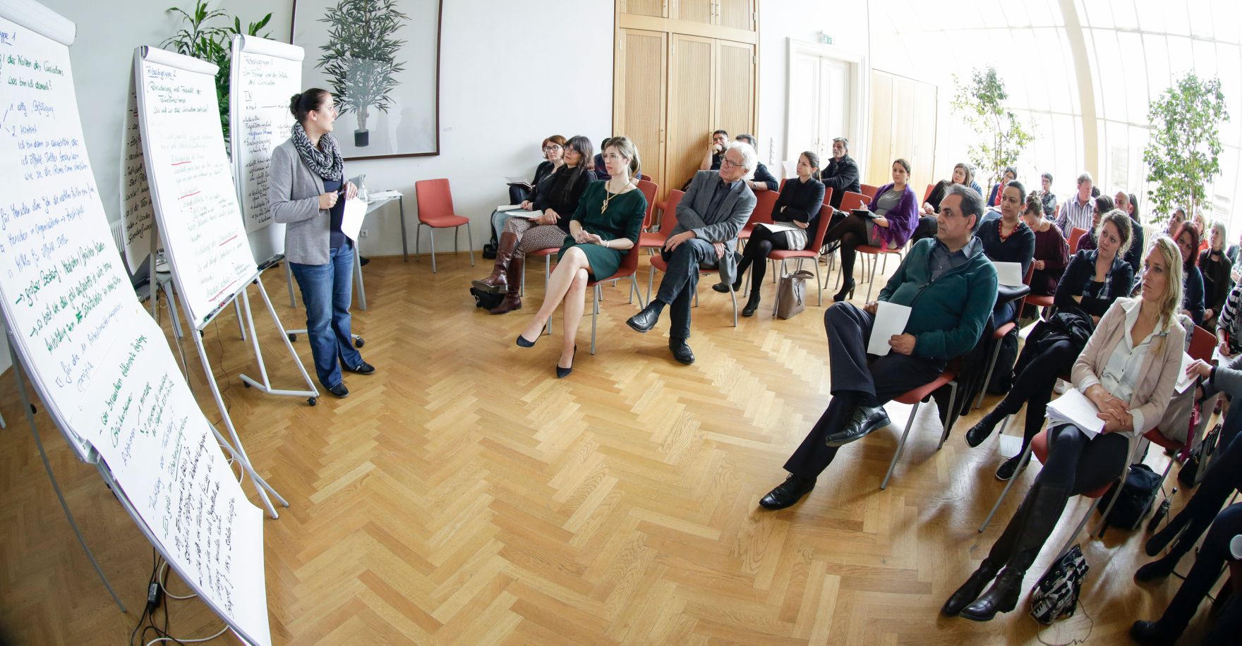 Am 28. April 2016 fand die 16. Roma Dialogplattform des Bundeskanzleramts zum ESF-Projekt &bdquo;Curriculum f&uuml;r Schl&uuml;sselkr&auml;fte im Bereich Roma Empowerment&ldquo; statt.
