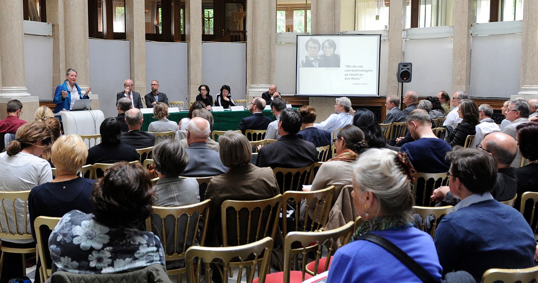 Am 2. Mai 2016 fand eine &ouml;ffentliche Sitzung der Bioethikkommission zum Thema &quot;Von Mensch und Maschine: Roboter in der Pflege&quot; statt.