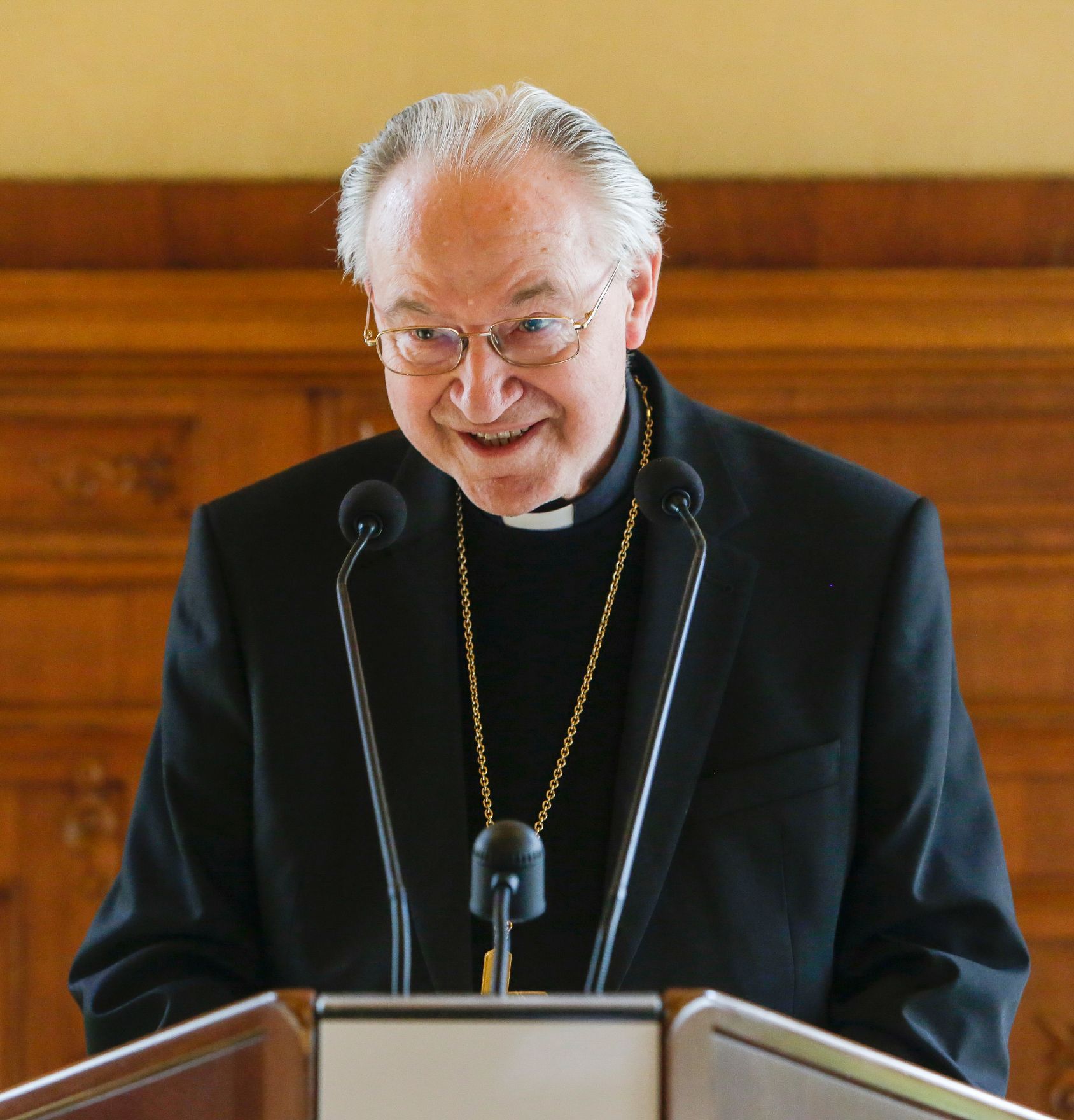 Am 3. Mai 2016 &uuml;berreichte Ministerialrat Reinhold Hohengartner das Goldene Ehrenzeichen f&uuml;r Verdienste um die Republik &Ouml;sterreich an Josef Keler. Im Bild der Laudator Alois Kothgasser.