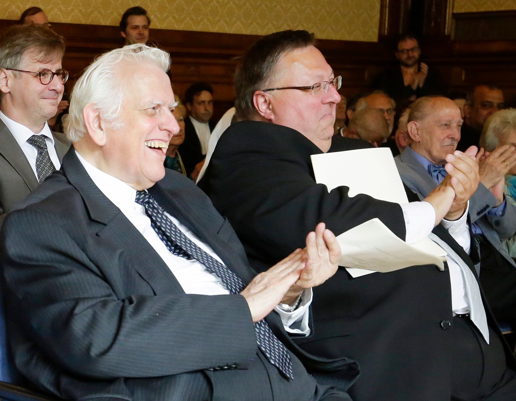 Am 3. Mai 2016 &uuml;berreichte Ministerialrat Reinhold Hohengartner (r.) das Goldene Ehrenzeichen f&uuml;r Verdienste um die Republik &Ouml;sterreich an Josef Keler (l.).