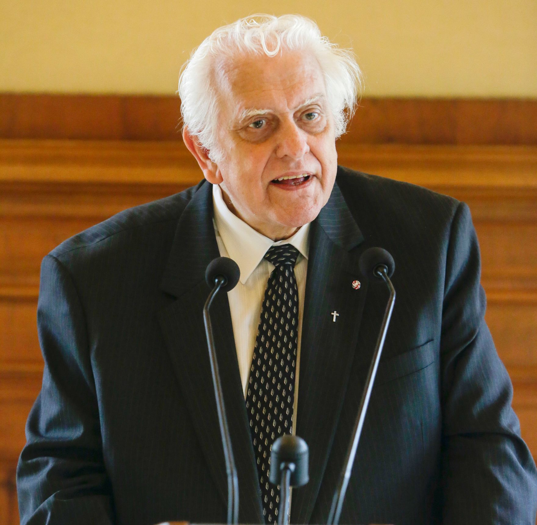 Am 3. Mai 2016 &uuml;berreichte Ministerialrat Reinhold Hohengartner das Goldene Ehrenzeichen f&uuml;r Verdienste um die Republik &Ouml;sterreich an Josef Keler (im Bild).