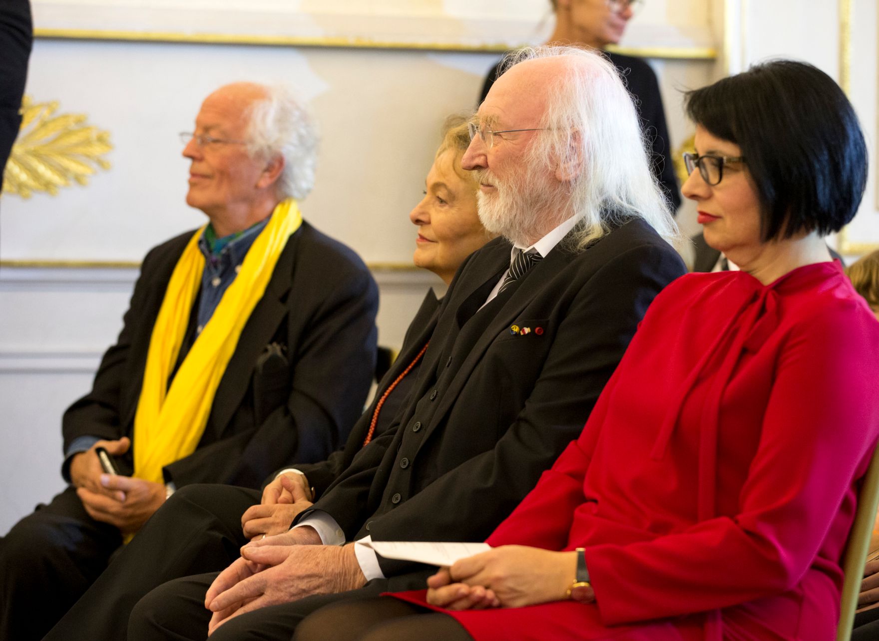 Am 20. Oktober &uuml;berreichte Sektionschefin Andrea Ecker (im Bild) das &Ouml;sterreichische Ehrenkreuz f&uuml;r Wissenschaft und Kunst I. Klasse an Karl Merkatz (im Bild).