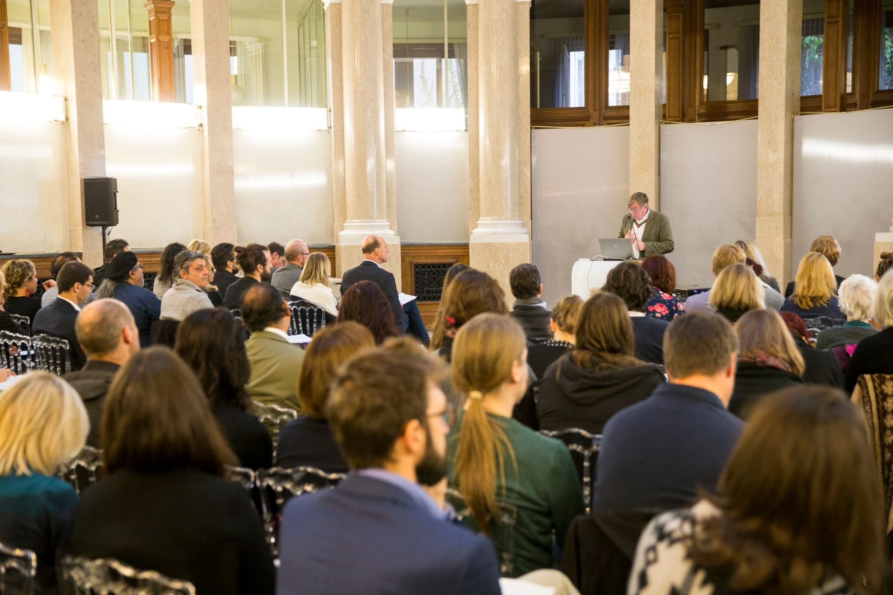 Am 25. November 2016 fand die 18. Roma Dialogplattform des Bundeskanzleramts zum Thema &bdquo;Notreisende EU-B&uuml;rger in &Ouml;sterreich&ldquo; statt.