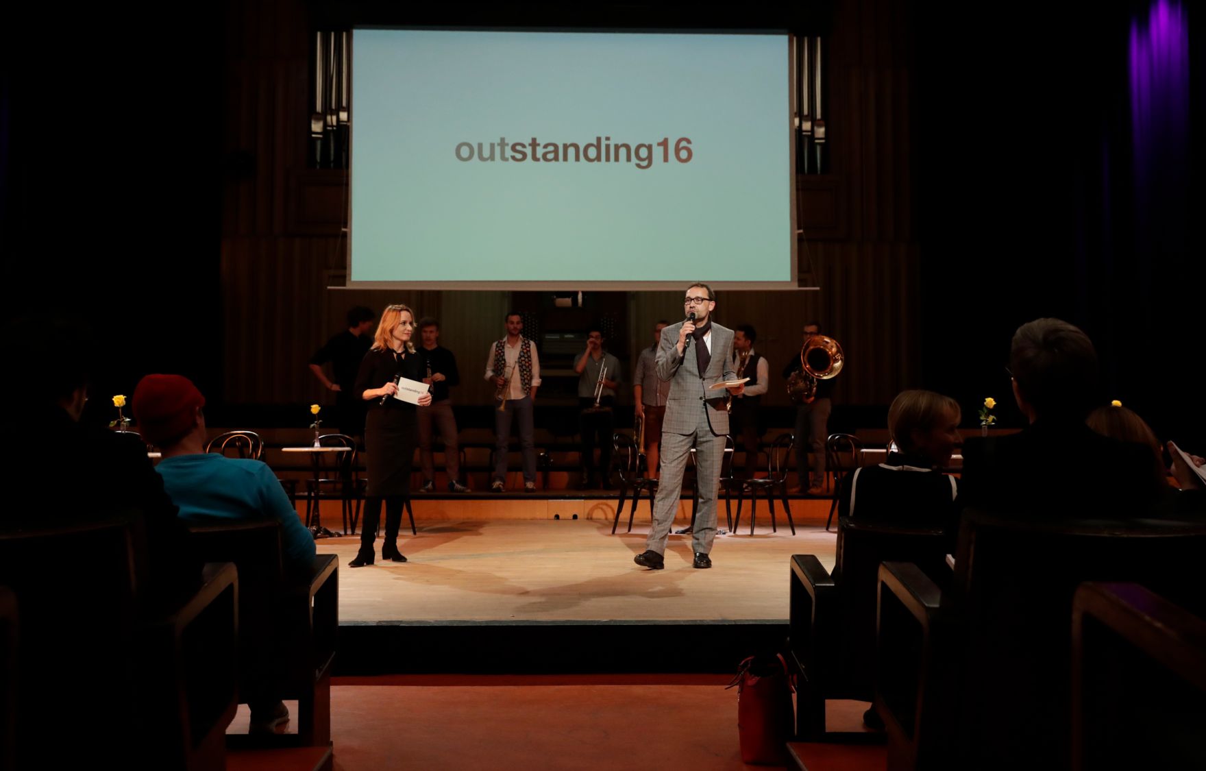 Am 1. Dezember 2016 fand die &Uuml;berreichung der outstanding artist awards 2016 im Radio Kulturhaus statt.