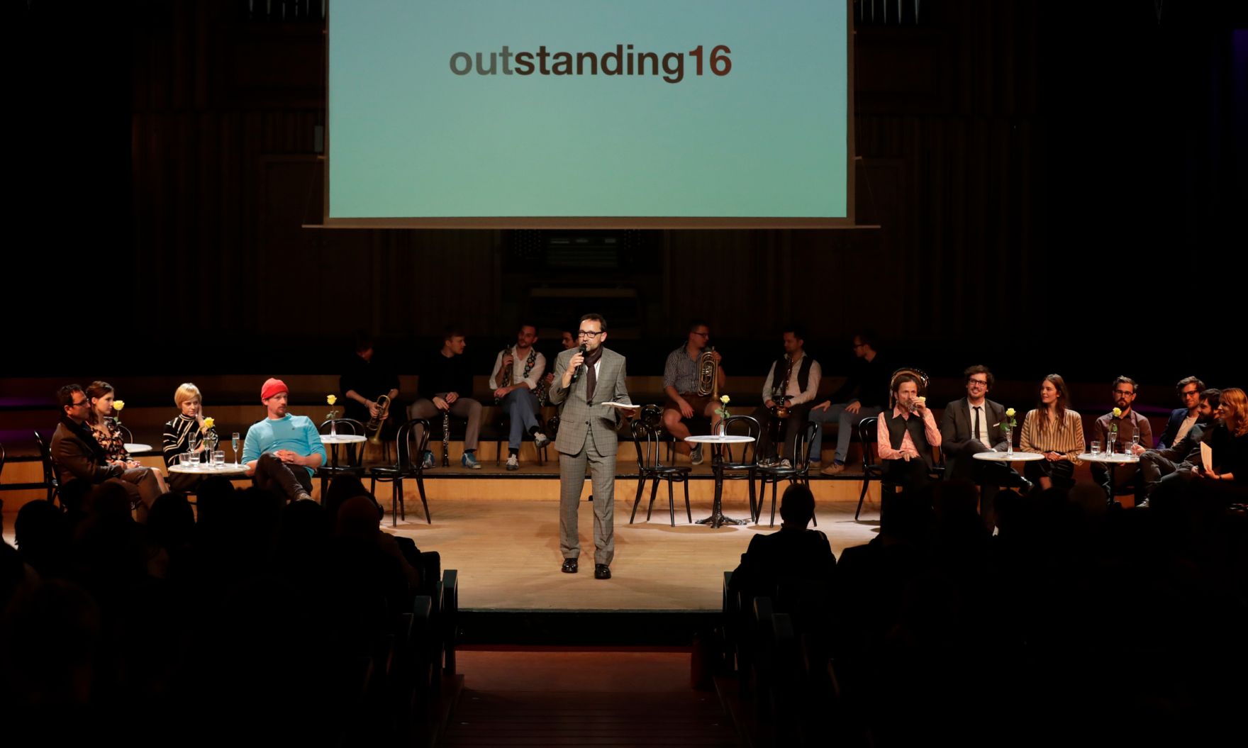 Am 1. Dezember 2016 fand die &Uuml;berreichung der outstanding artist awards 2016 im Radio Kulturhaus statt.