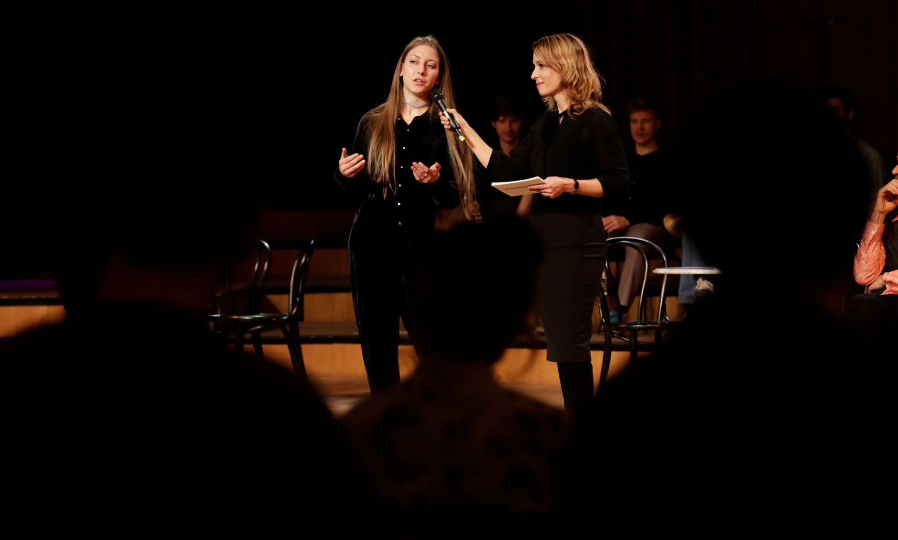 Am 1. Dezember 2016 fand die &Uuml;berreichung der outstanding artist awards 2016 im Radio Kulturhaus statt.