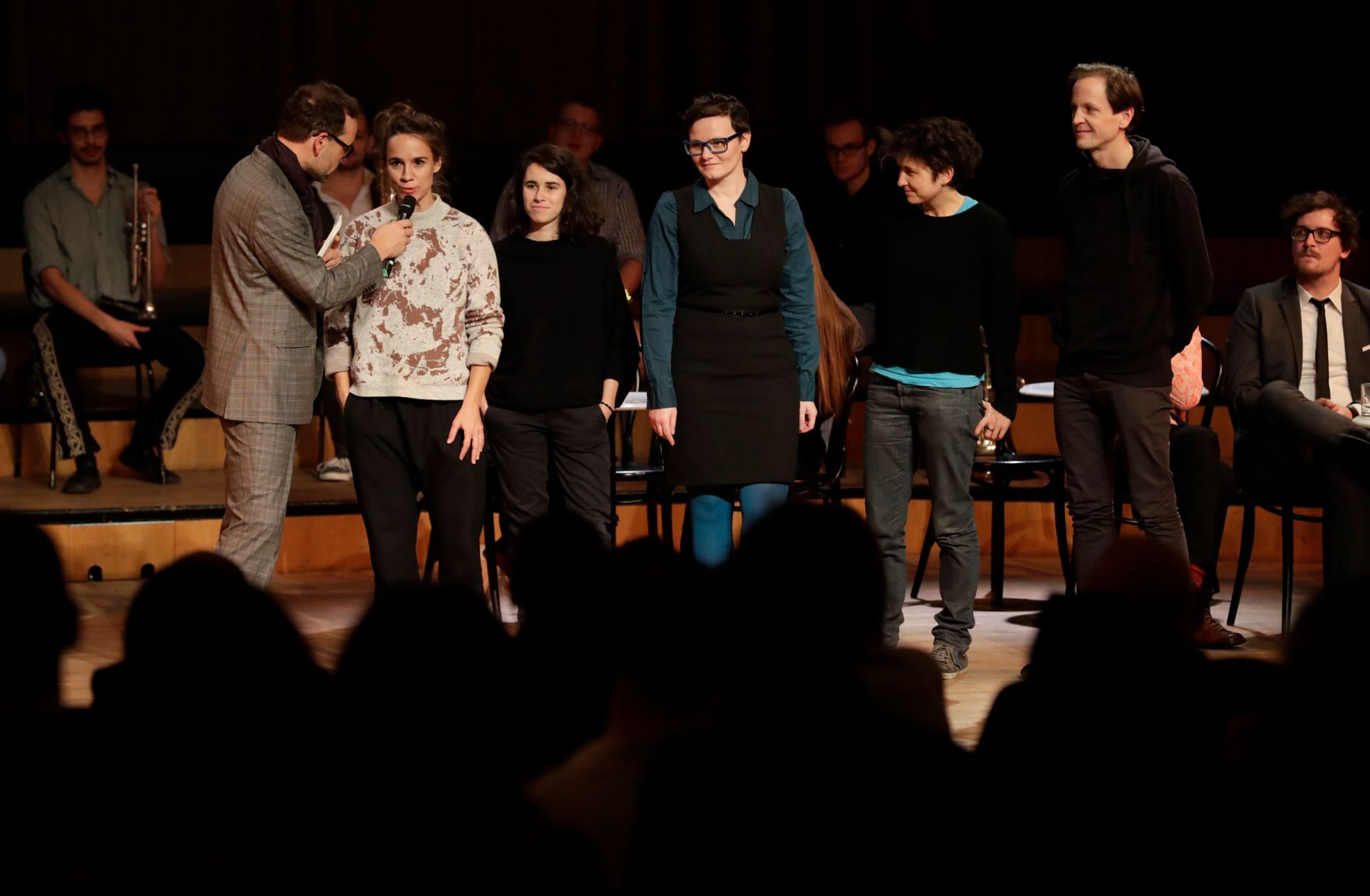 Am 1. Dezember 2016 fand die &Uuml;berreichung der outstanding artist awards 2016 im Radio Kulturhaus statt.