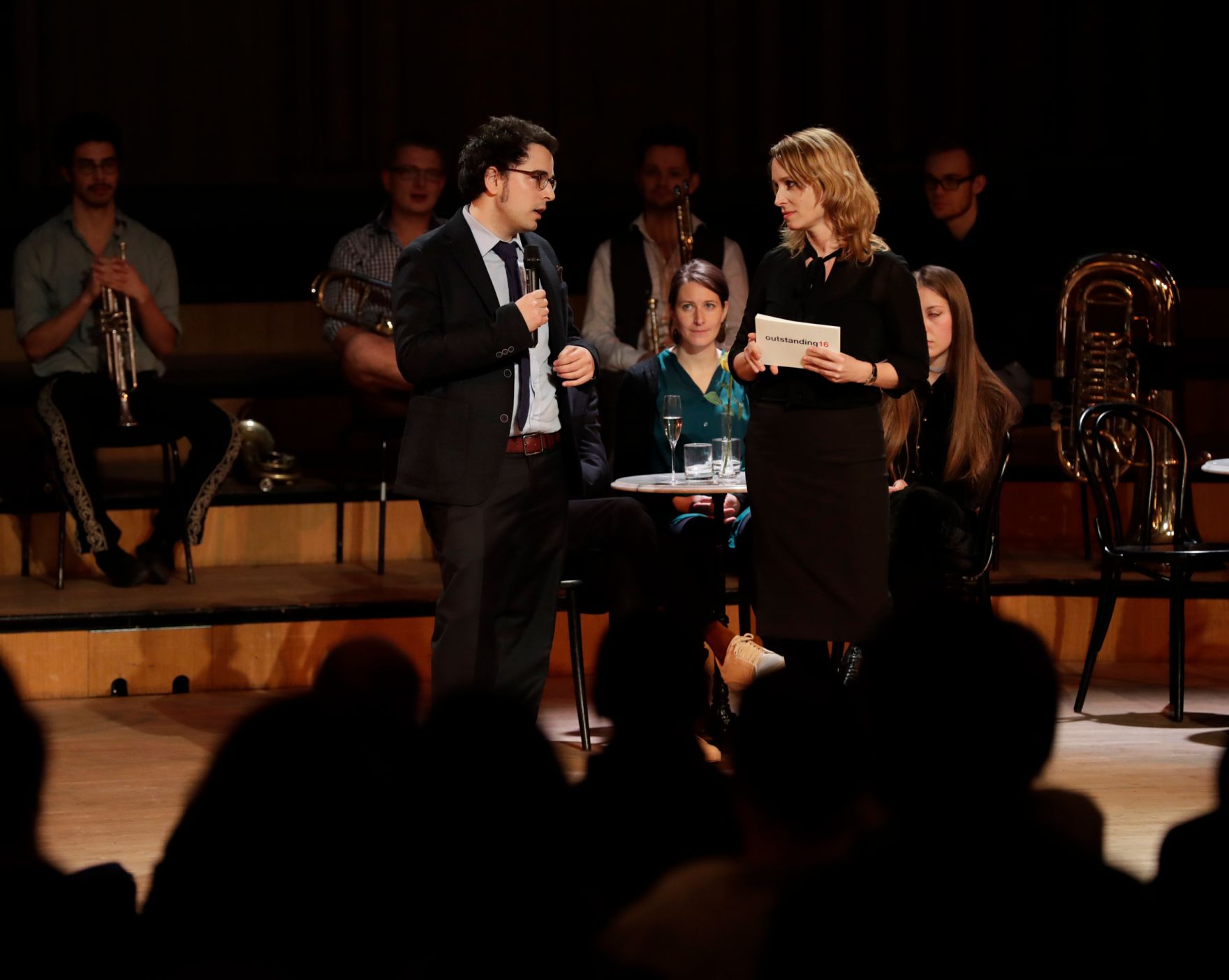 Am 1. Dezember 2016 fand die &Uuml;berreichung der outstanding artist awards 2016 im Radio Kulturhaus statt.